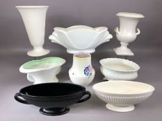 Collection of ceramics to include Wedgwood and Poole (8)