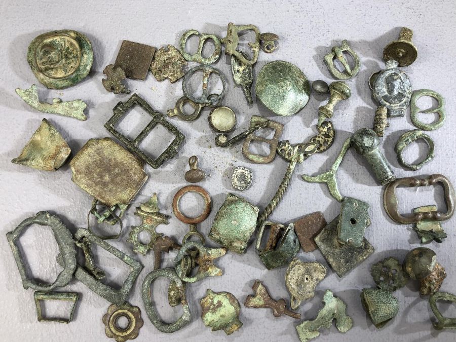 Collection of small artefacts, possibly metal detecting finds, mostly bronze, of varying ages, circa