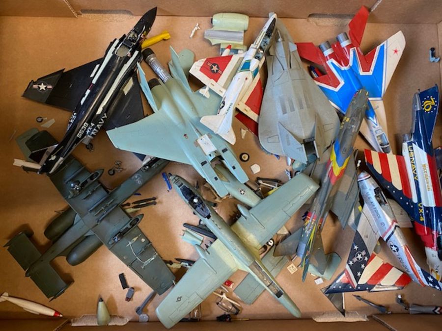 Large collection of made-up Airfix model aeroplanes, circa 150 - Bild 2 aus 11