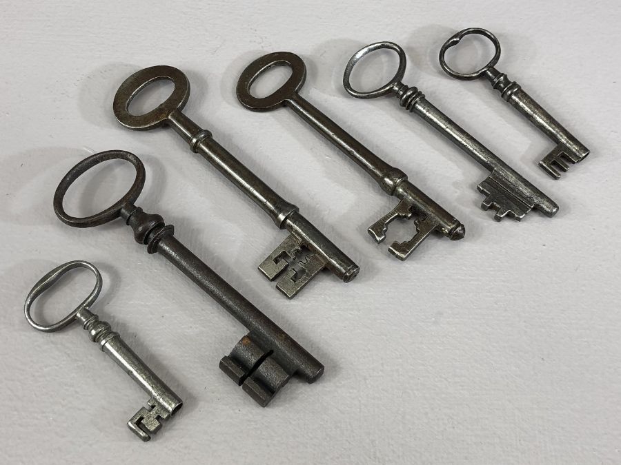 Six antique keys the longest approx 10.5cm