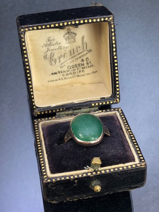 Vintage Gold ring set with an oval Jade stone approx 14.4mm x 11.7mm - Image 6 of 6