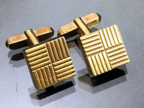 Pair of 9ct Gold chunky square cufflinks fully hallmarked approx 10g