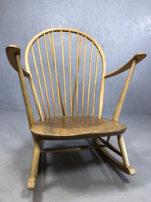 Ercol 'Grandfather' rocking chair in Beech and Elm - Image 2 of 5