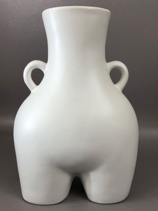 Modern ceramics: a white vase in the form of a posterior, with twin handles, approx 30cm in height - Image 4 of 4