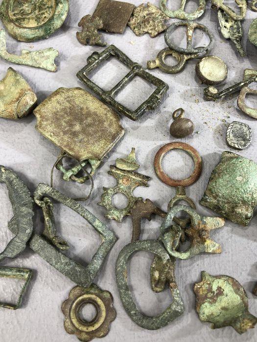 Collection of small artefacts, possibly metal detecting finds, mostly bronze, of varying ages, circa - Image 2 of 6