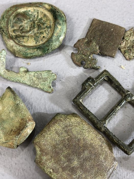 Collection of small artefacts, possibly metal detecting finds, mostly bronze, of varying ages, circa - Image 5 of 6