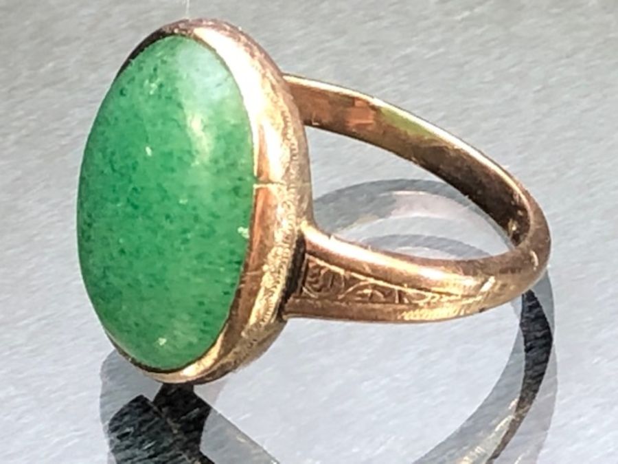 Vintage Gold ring set with an oval Jade stone approx 14.4mm x 11.7mm - Image 5 of 6