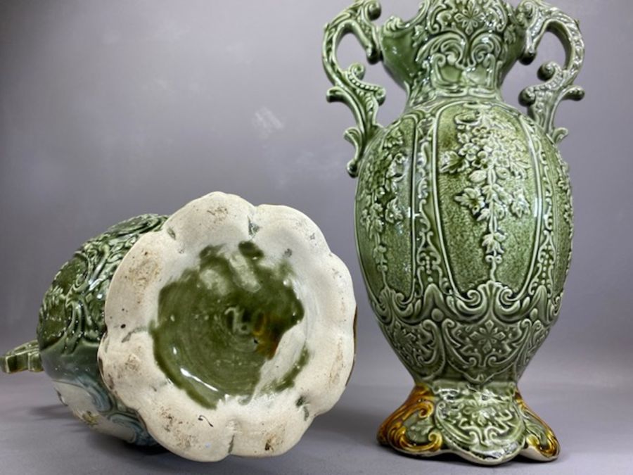 Pair of majolica twin handled urns, each approx 35cm tall - Image 7 of 7