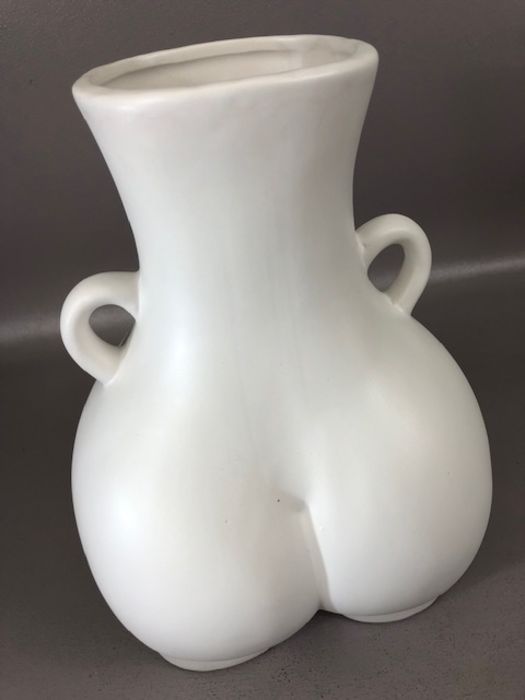 Modern ceramics: a white vase in the form of a posterior, with twin handles, approx 30cm in height - Image 2 of 4