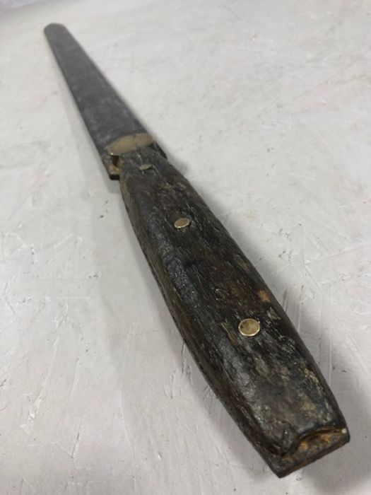 Militaria: an original English Broad Sword with wooden grip and brass fittings approx 120cm long - Image 2 of 6