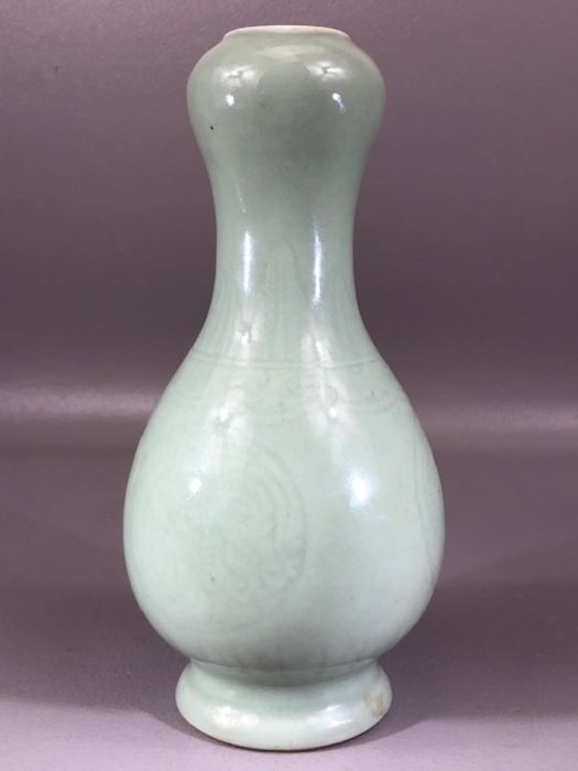 Chinese Caledon double gourd vase with six figure character mark to base approx 22cm tall - Image 3 of 15