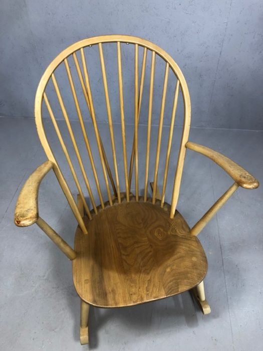 Ercol 'Grandfather' rocking chair in Beech and Elm - Image 3 of 5
