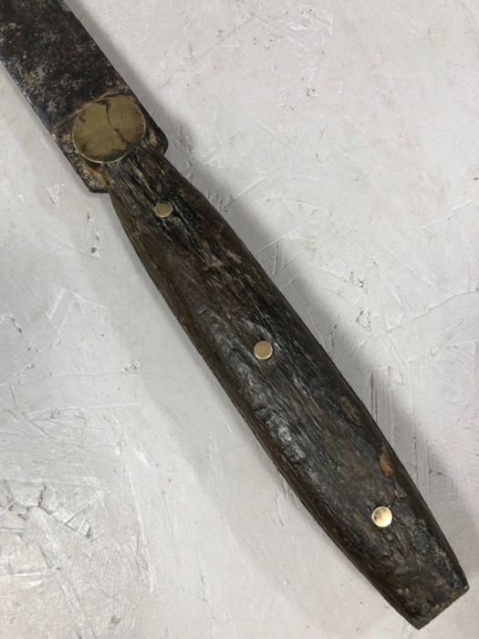 Militaria: an original English Broad Sword with wooden grip and brass fittings approx 120cm long - Image 3 of 6