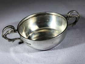 Silver marked Sterling twin handled Porringer approx 7.5cm in diameter and 65g