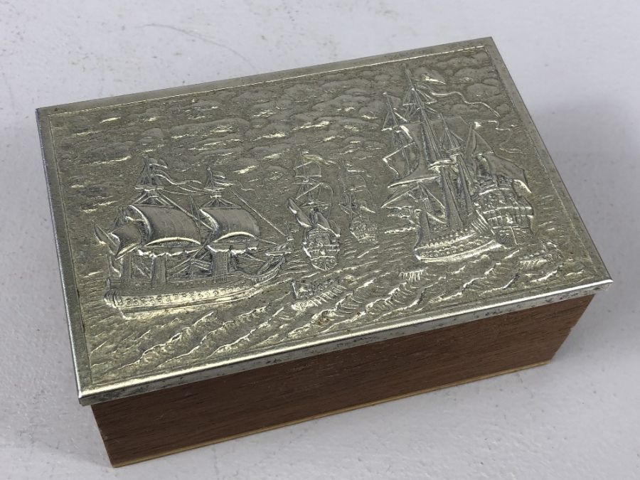 Good collection of boxes to include Eastern design Wooden leather & Metal boxes (9) - Image 5 of 8