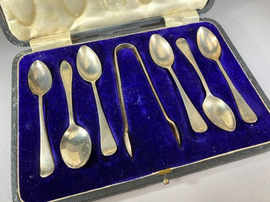 Boxed hallmarked set of silver, six teaspoons and sugar nips hallmarked for Sheffield by maker James - Image 2 of 4