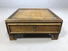 Small wooden box / plinth with single drawer, approx 37cm x 37cm x 18cm