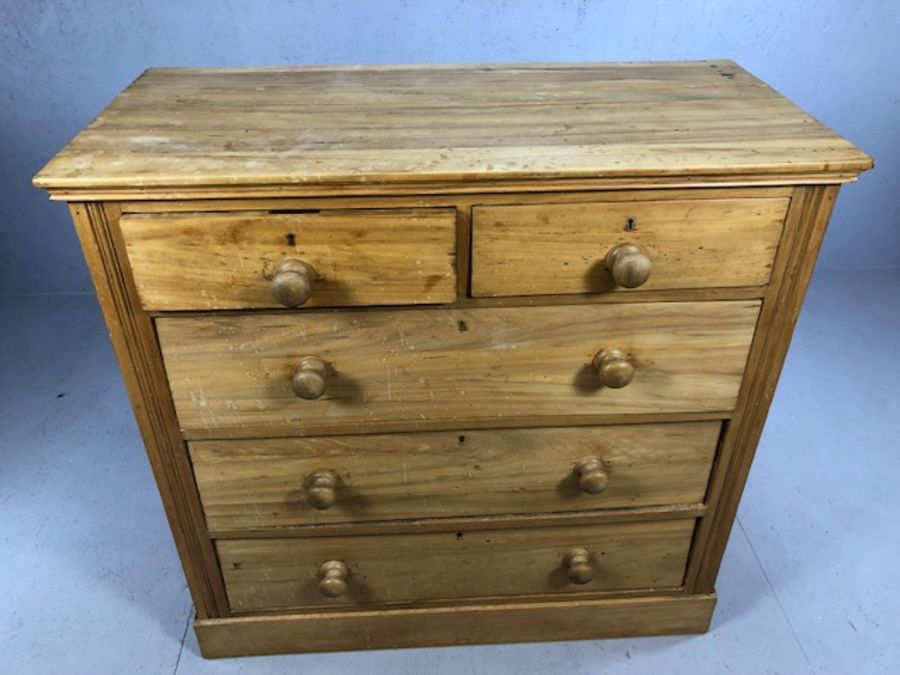 Pine chest of five drawers, approx 103cm x 49cm x 100cm tall - Image 2 of 4
