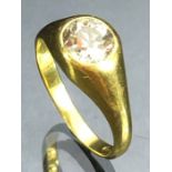 18ct Gold ring set with a single Old Mine Cut Diamond the round, faceted diamond, est weight 0.