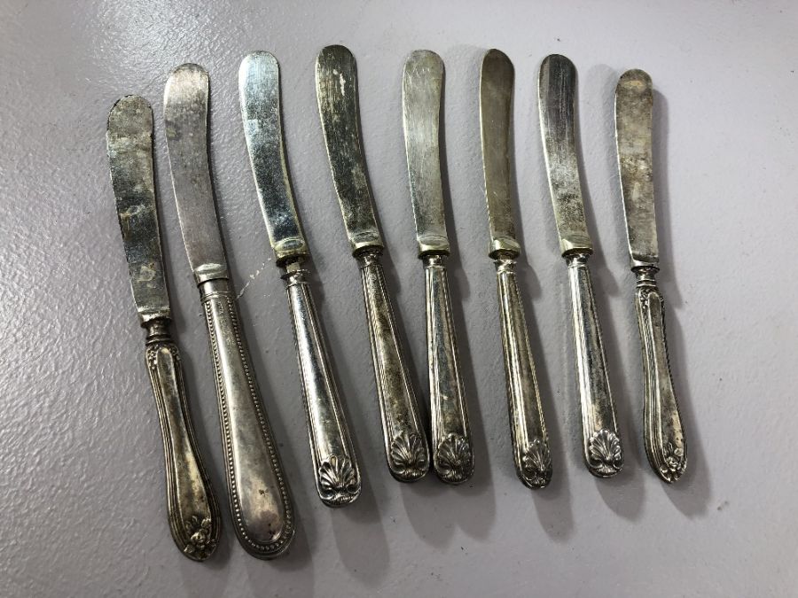 Collection of Flatware all with silver handles - Image 2 of 5