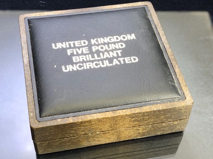 United Kingdom £5 five pound Brilliant Uncirculated Gold coin in original box with paperwork No - Image 5 of 5