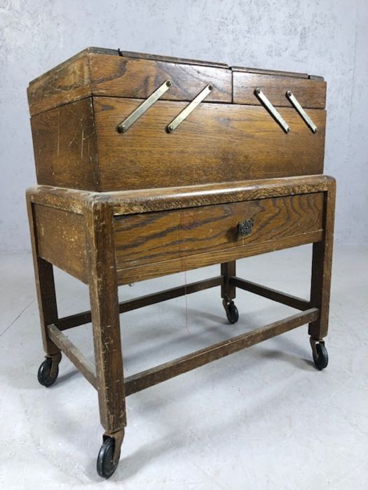 Vintage oak extending work box with drawer, on castors - Image 4 of 4