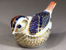 Royal Crown Derby ceramic bird with gold stopper, approx 9cm in length