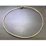 18ct Gold Necklace marked 750, Choker style with safety catch approx 43cm in length and 12.7g
