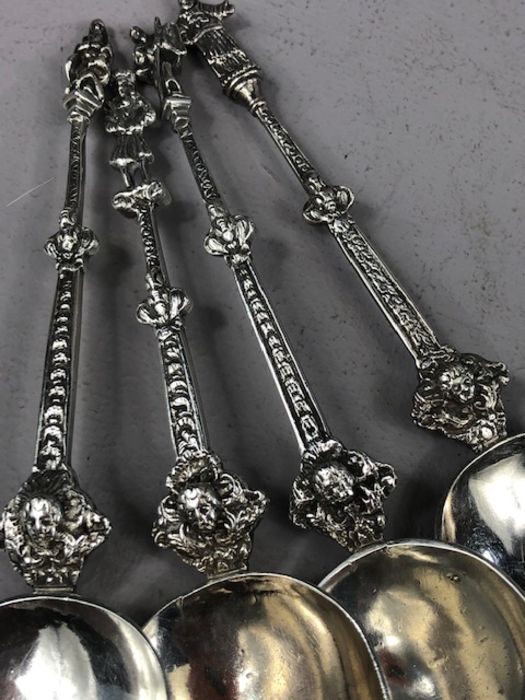 Four Continental silver apostle/ figural spoons, hallmarks to reverse each approx 175mm and total - Image 3 of 4