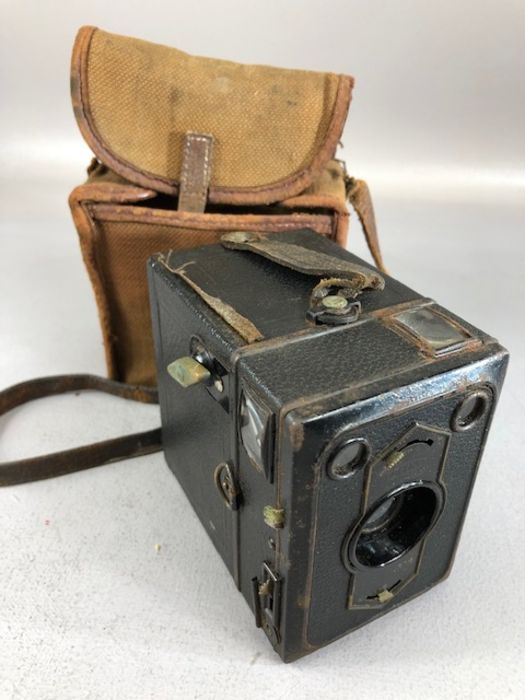 Camera: A Zeiss Ikon Box camera Tengor German made Goerz Frontar D.R.P in original canvas case