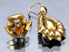 18ct Gold earring set with precious stone (1g) and Gold coloured regency style earring