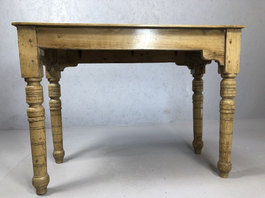 Antique pine occasional / console table, top consisting of four planks, on turned legs, approx 100cm - Image 3 of 4