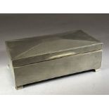 Silver hallmarked Cigarette box on raised feet 8.5 x 16 x 5cm tall & total weight 399g