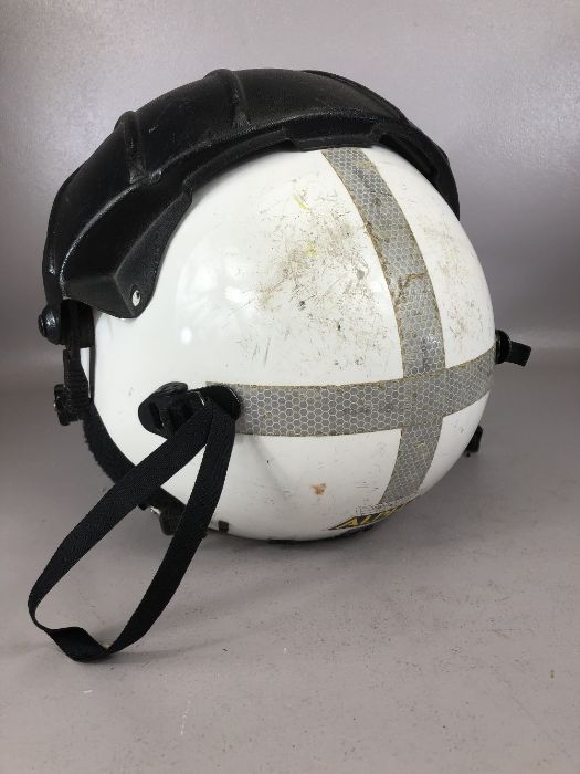 Aircrew Helmet: advanced lightweight protective helmet for aircrew by 'Alpha', white, multi size - Image 4 of 4