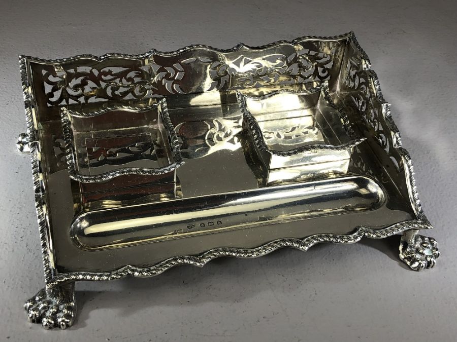 Silver hallmarked double Inkstand on four Lion paw feet with glass silver topped hinged lidded - Image 5 of 6