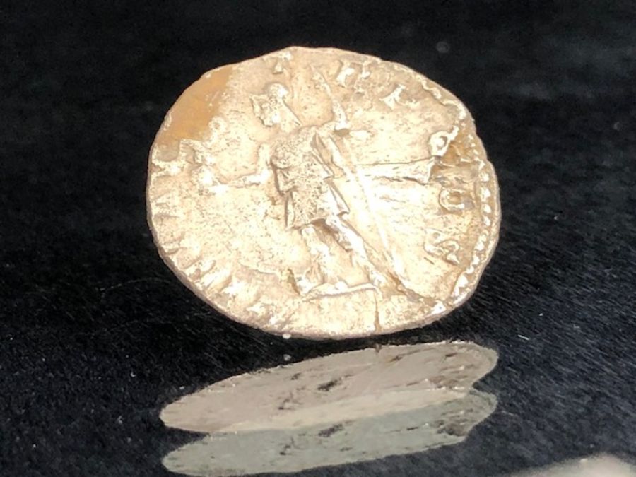 Silver coin: Roman Denarius Septimus Severus - Image 2 of 3