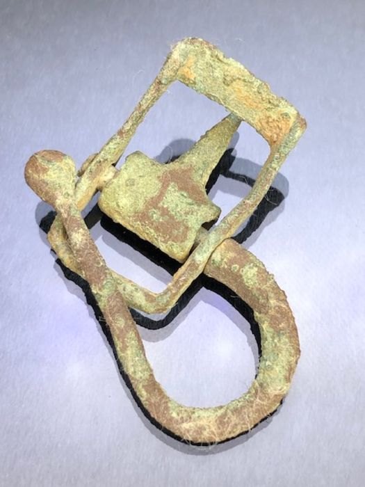 Artefact group to include Medieval copper alloy 'locking buckle' dating to c. AD 1350-1450 approx - Image 3 of 9