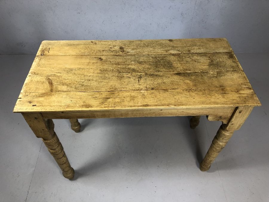 Antique pine occasional / console table, top consisting of four planks, on turned legs, approx 100cm - Image 2 of 4