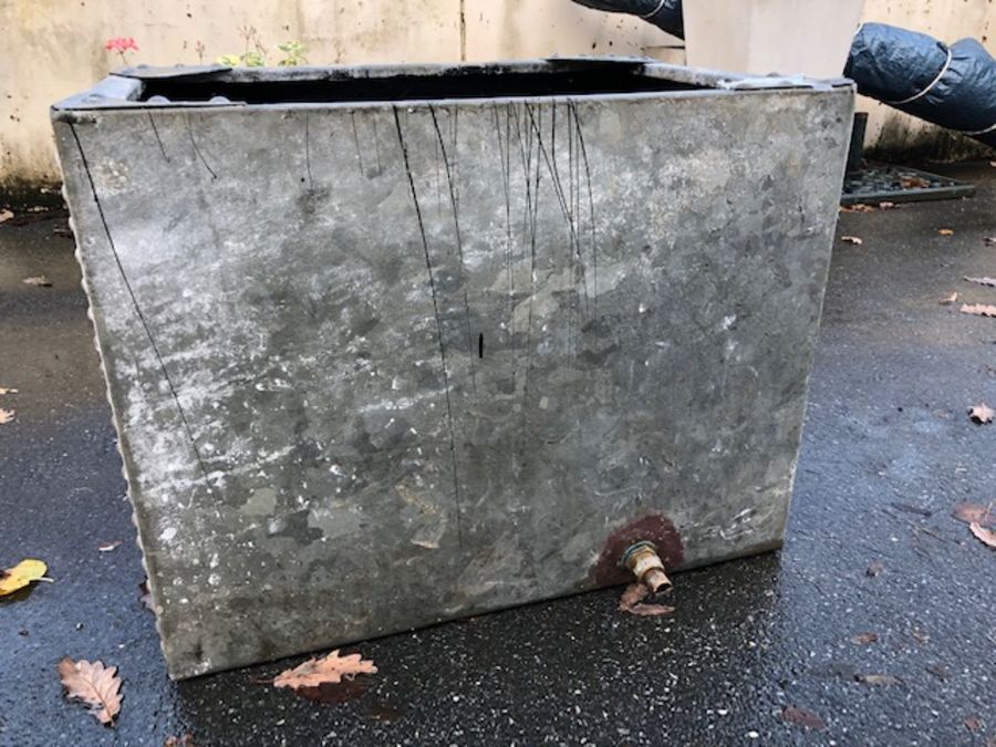 Large vintage galvanised metal water tank / garden planter, approx 72cm x 54cm x 56cm tall