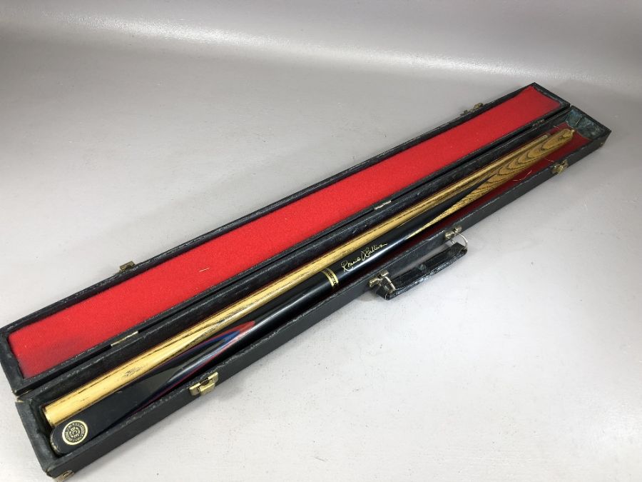 Cased Ronnie O' Sullivan snooker cue