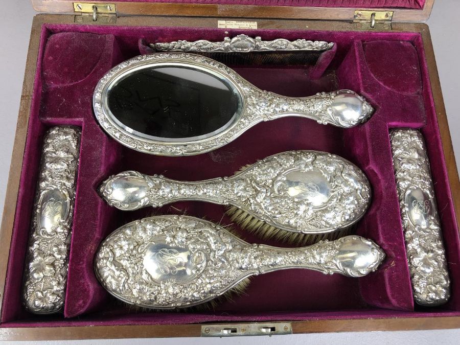 Silver hallmarked Walker & Hall travelling vanity set. Solid silver tray, four silver backed - Image 2 of 13