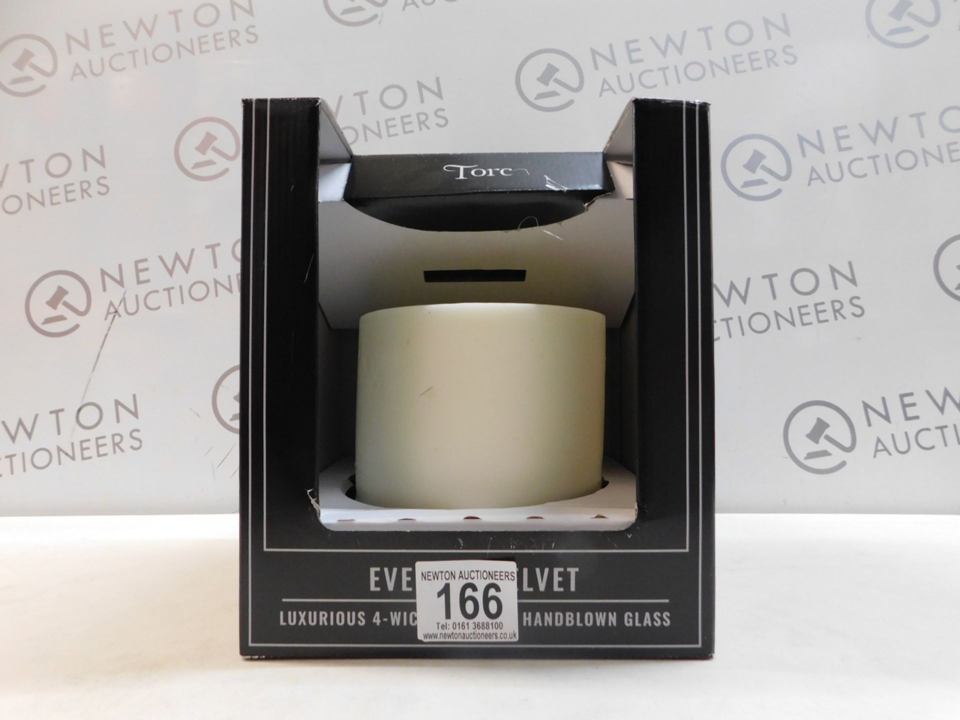 1 BOXED TORC LARGE CANDLE EVENING VELVET RRP Â£29