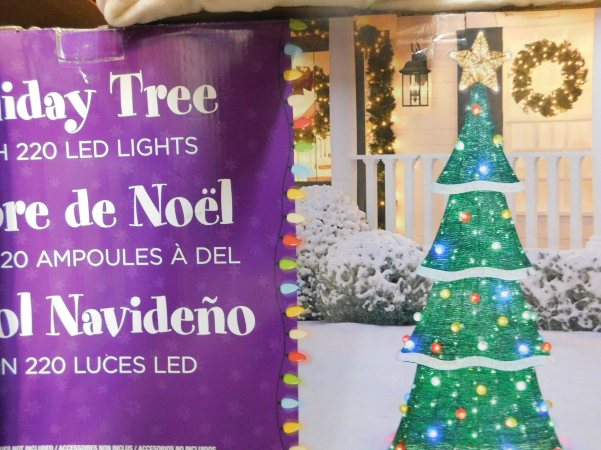 1 BOXED 6FT (1.8M) INDOOR / OUTDOOR TWINKLING CHRISTMAS TREE WITH 220 LED LIGHTS RRP Â£179