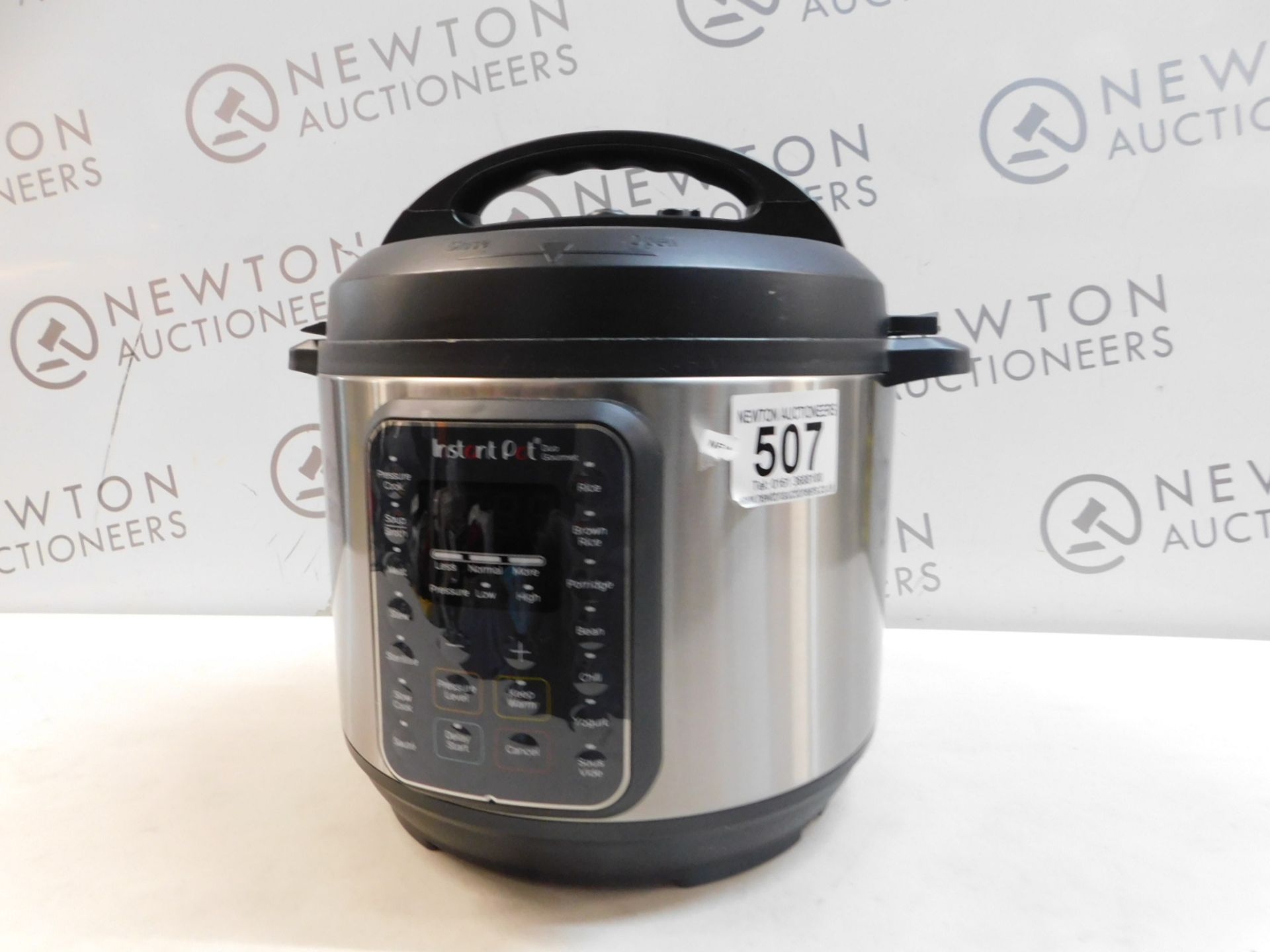 1 INSTANT POT 9 IN 1 ELECTRIC PRESSURE COOKER 5.7L RRP Â£115