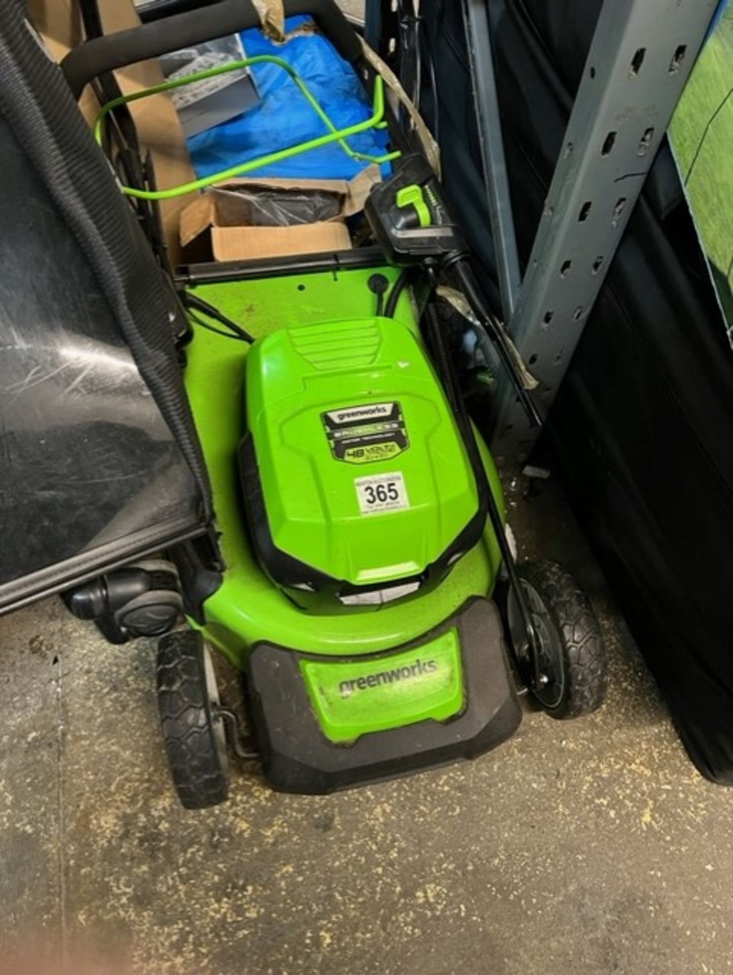 1 GREENWORKS 48V CORDLESS 46CM SELF PROPELLED LAWN MOWER WITH 2 BATTERIES AND CHARGER RRP Â£429.