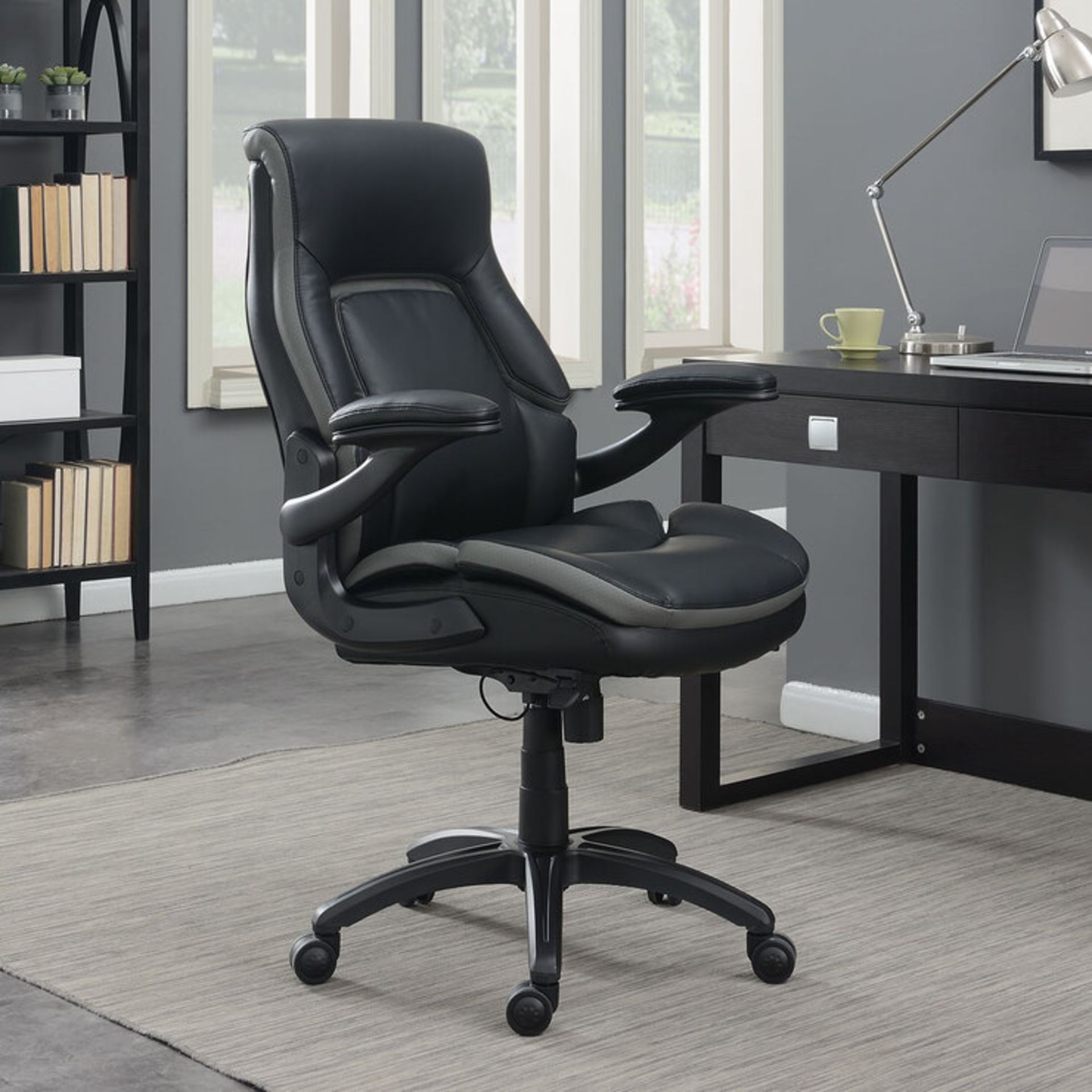 1 DORMEO BLACK BONDED LEATHER GAS LIFT MANAGERS CHAIR RRP Â£149.99