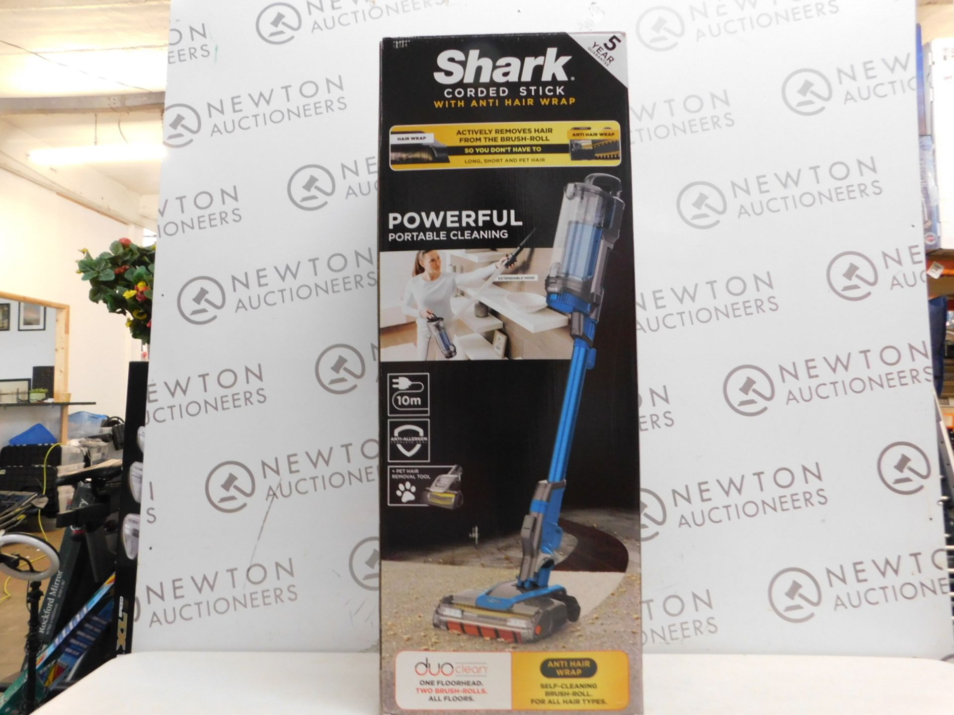 1 BOXED SHARK CORDED PET STICK VACUUM, HZ400UKT RRP Â£249