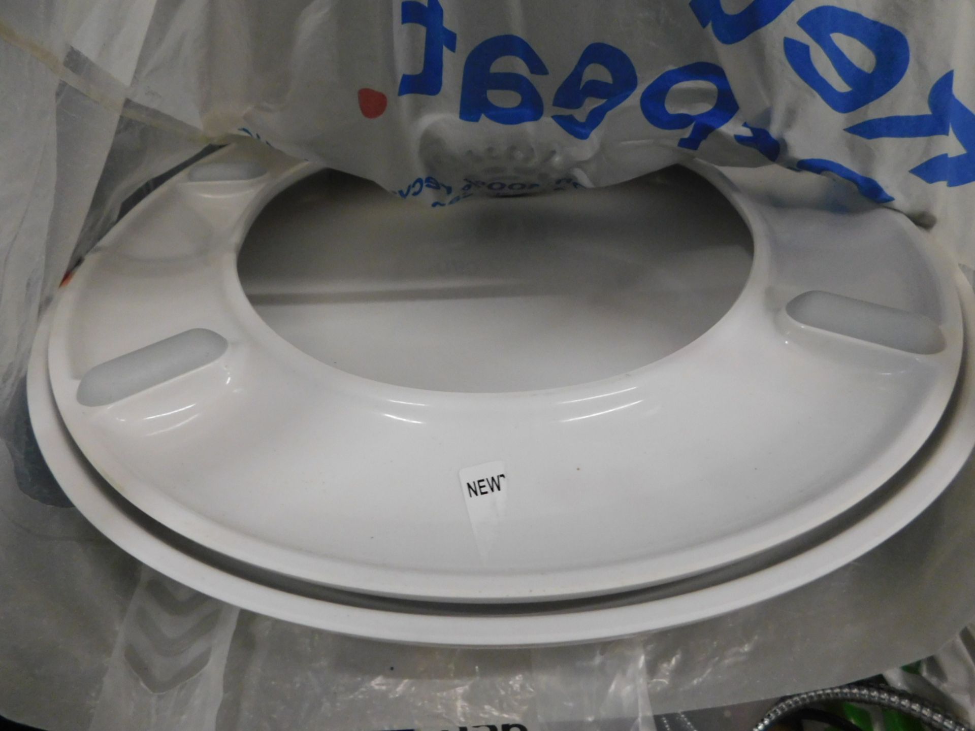 1 TAVISTOCK HUSH SOFT CLOSE QUICK RELEASE TOILET SEAT RRP Â£39.99