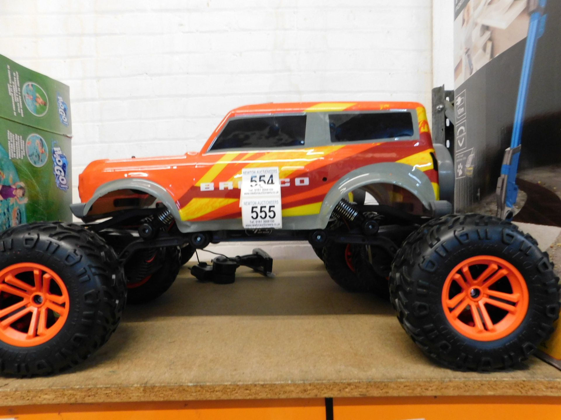 1 EXTREME BRONCO 4 WHEEL DRIVE ROCK CLIMBER MONSTER TRUCK RC (8+ YEARS) RRP Â£129