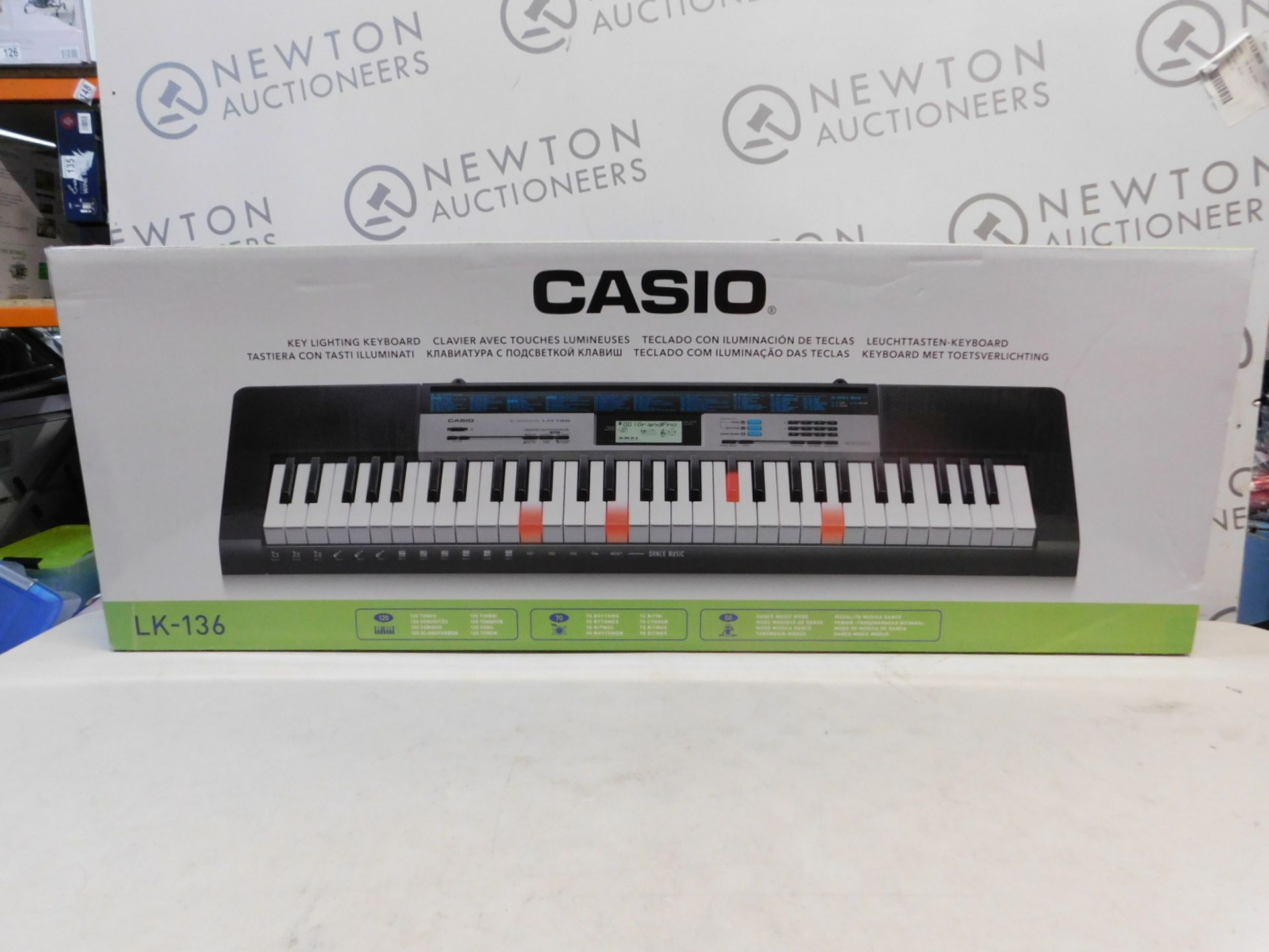 1 BOXED CASIO LK-136 61 KEYBOARD WITH ILLUMINATED KEYS RRP Â£139